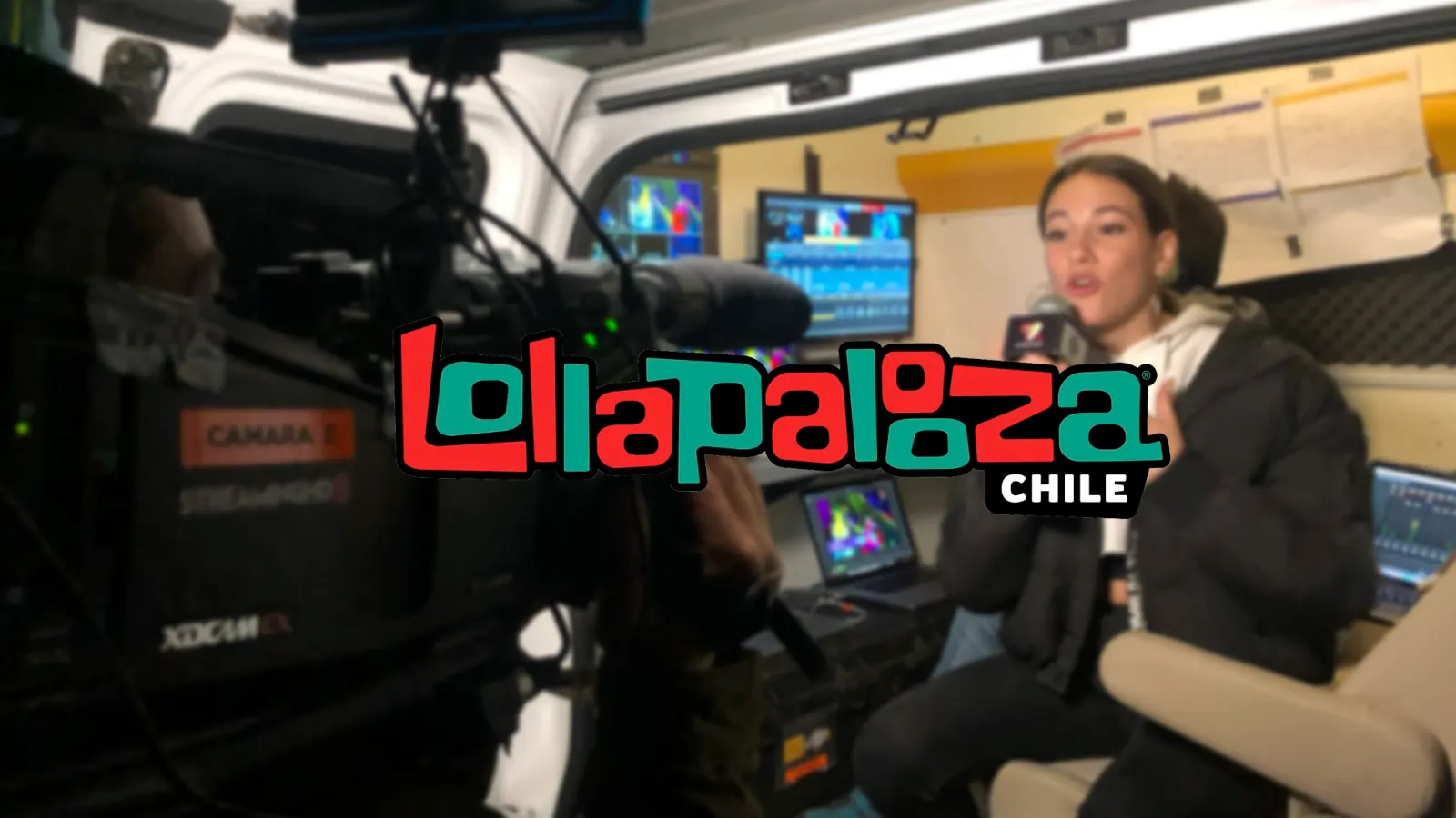 Cámara de STREAMINGHD y unidad móvil de realización durante una entrevista en Lollapalooza Chile